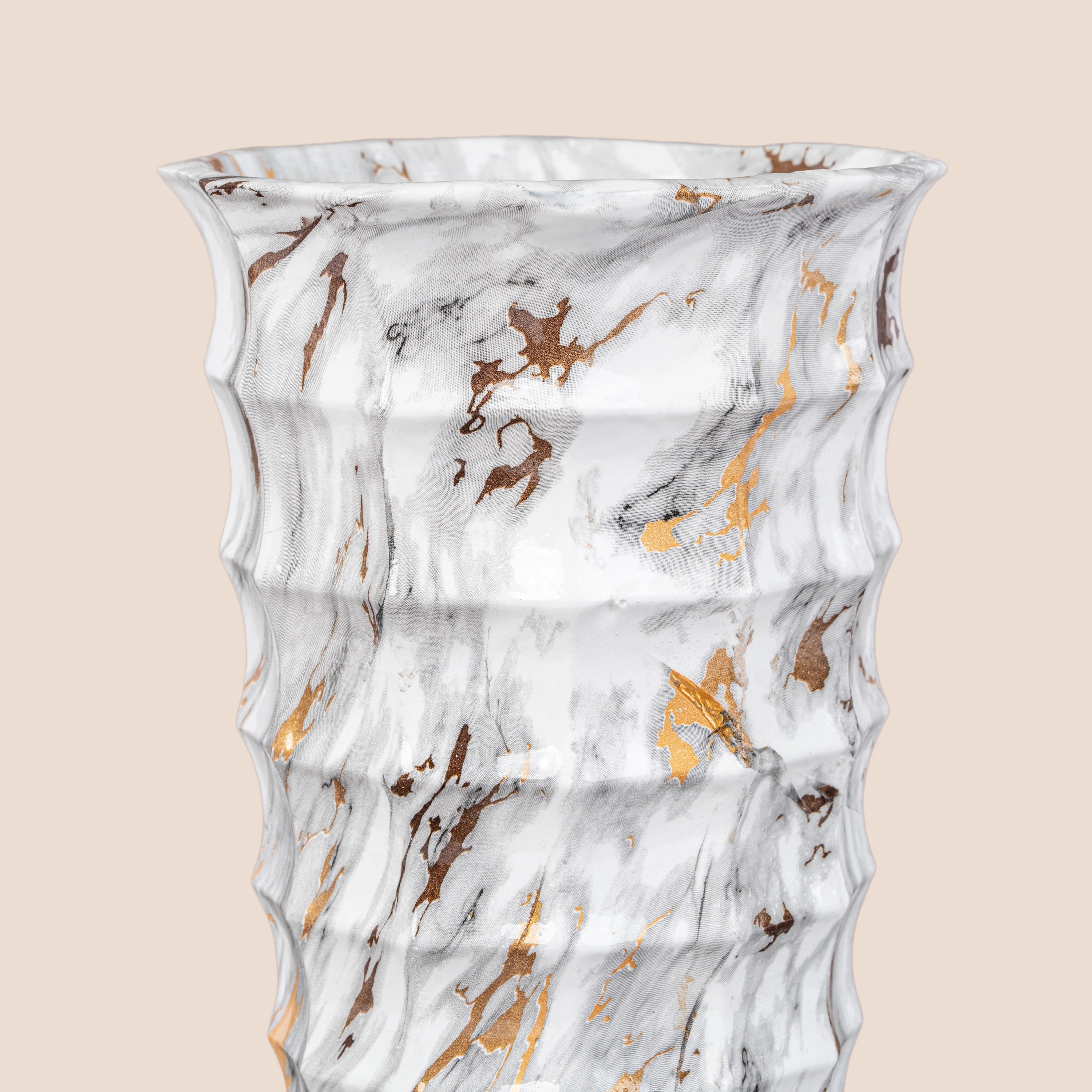 Aurelia Strata- The Vase
