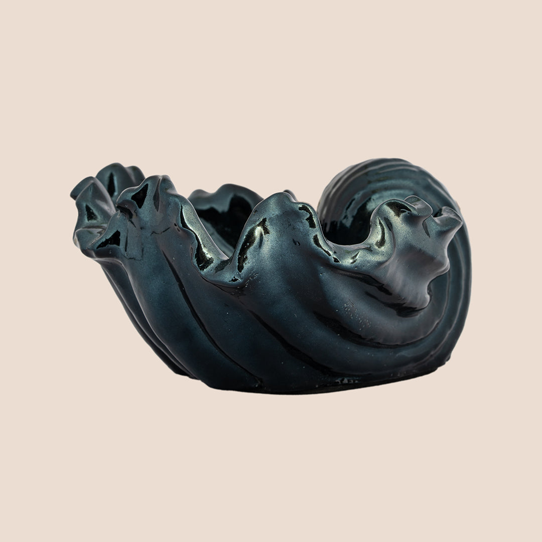 Ember Tide – Sculptural Ashtray