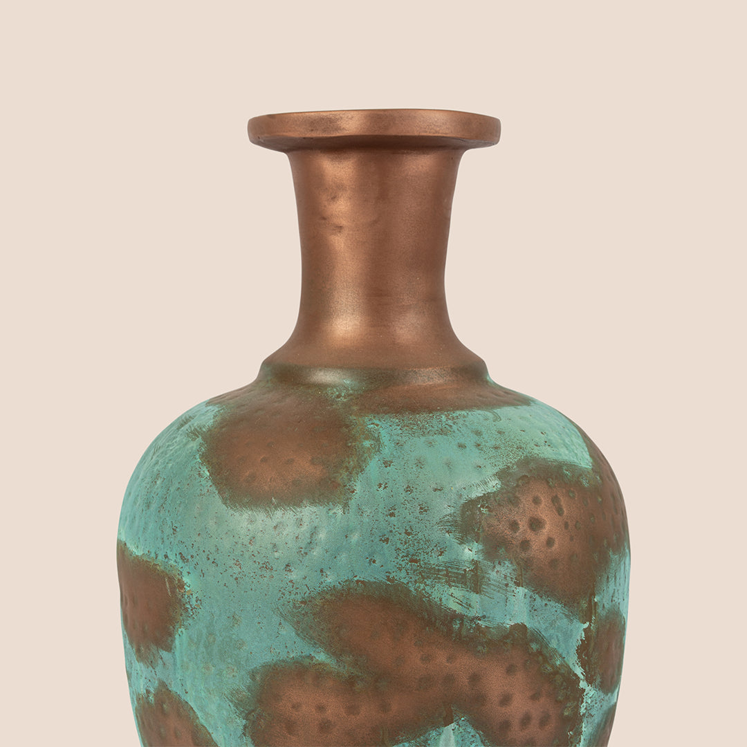 Verdant Echo – The Vase