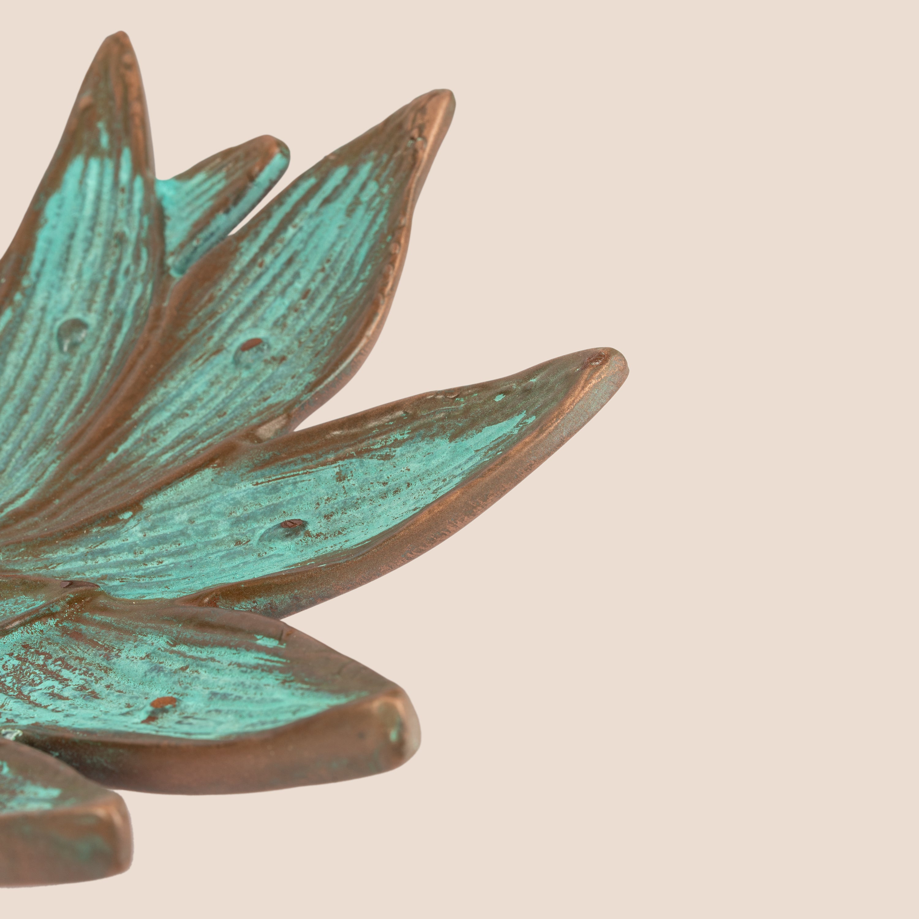 Elysian Leaf Cluster & Emerald Lotus Platter - Décor Tray Set