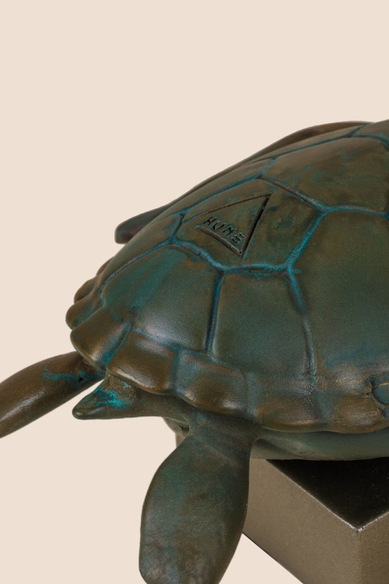 The Symbol of Steadfastness - Sculpture - ACad Home